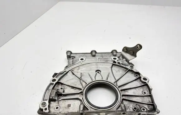BMW 1 F40 Timing chain cover 8632012