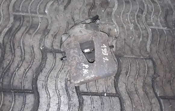 Volkswagen Polo V 6R Front brake caliper NOCODE
