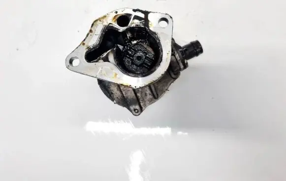 Mitsubishi Space Star Vacuum pump