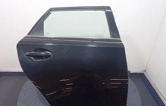 Toyota Auris E180 Rear door 