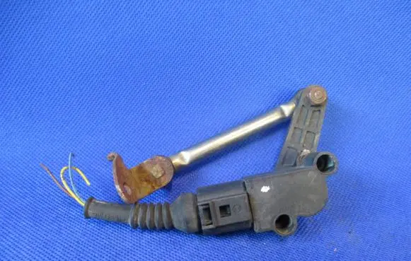 Audi A4 S4 B8 8K Rear air suspension level height sensor 1T0907503A 7304002 150509407200