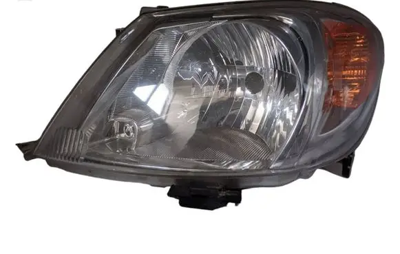 Toyota Hilux (N140, N150, N160, N170) Headlight/headlamp 811500K011