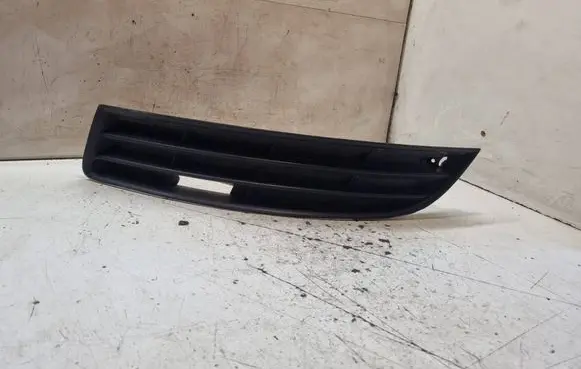Volkswagen PASSAT B6 Front bumper lower grill 3C0853665