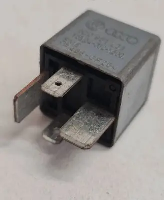 Audi A4 S4 B6 8E 8H Other relay 8D0951253 PA66GF25 V23134J52X300