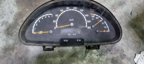 Mercedes-Benz Sprinter W901 W902 W903 W904 Speedometer (instrument cluster) A0004466921