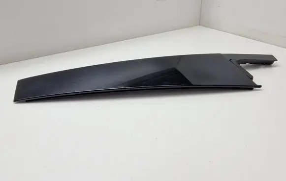 BMW 2 Active Tourer U06 Rear door glass trim molding 8496323 8496319
