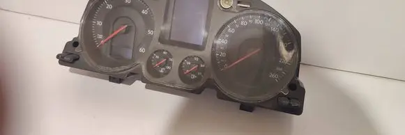 Volkswagen PASSAT B6 Speedometer (instrument cluster) A2C53106067