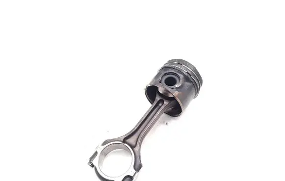 Mitsubishi ASX Piston with connecting rod 4N13