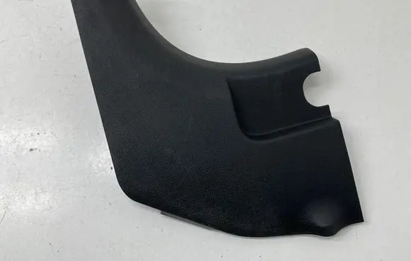 Foot area side trim