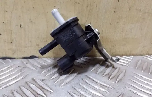 Lexus CT 200H Turbo solenoid valve 9091012276 1362007010