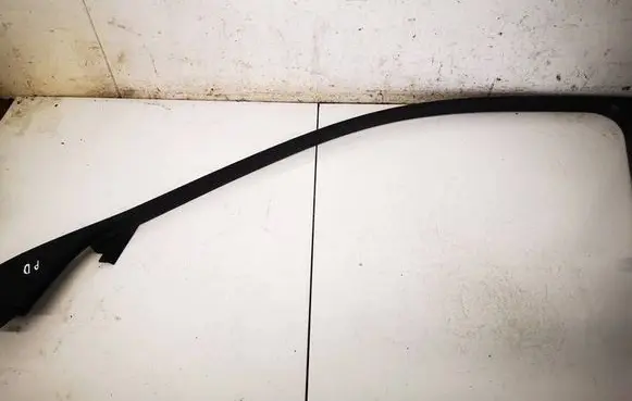 Lexus IS 220D-250-350 Front door glass trim molding 6766353010