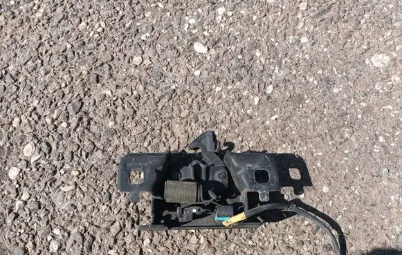 Renault Captur Engine bonnet/hood lock/catch 656011705R 14079