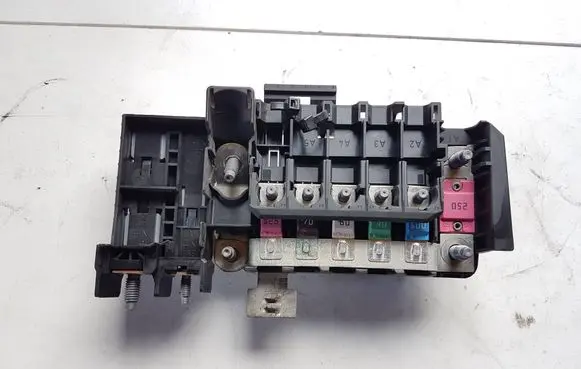 Mercedes-Benz A W176 Fuse module A2465401850 A0035422319
