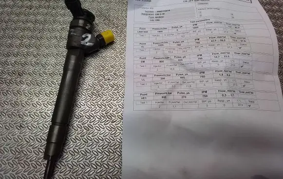 Renault Trafic III (X82) Fuel injector 0445110414