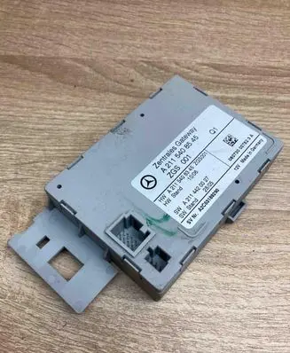 Mercedes-Benz E W211 Gateway control module A2115408545 A2114420027