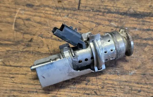 Opel Combo E AdBlue injector 9814543280