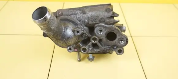 Honda Civic IX Thermostat/thermostat housing R18Z4