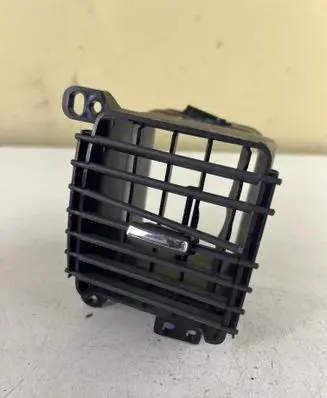 Jeep Grand Cherokee (WK) Dashboard side air vent grill/cover trim 6023013170