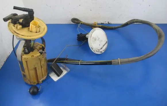 Volvo S60 In-tank fuel pump 30671066