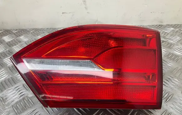 Volkswagen Jetta VI Tailgate rear/tail lights 5C6945260A