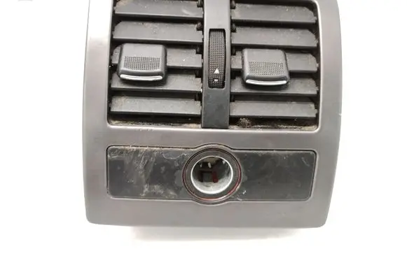 Audi A6 S6 C5 4B Rear air vent grill 4B0819203