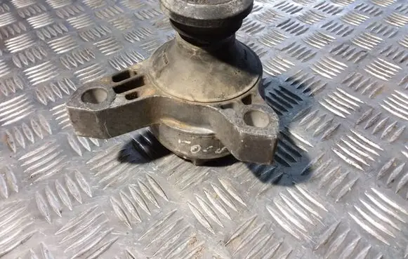 Ford Focus Engine mount bracket 98AB6038KD