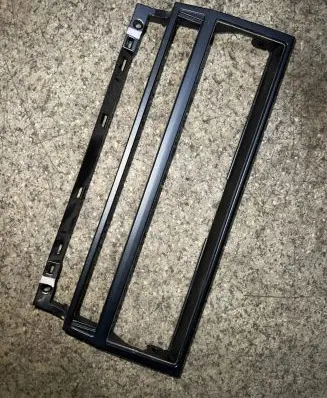 BMW 5 E39 Radio/GPS head unit trim 8247302