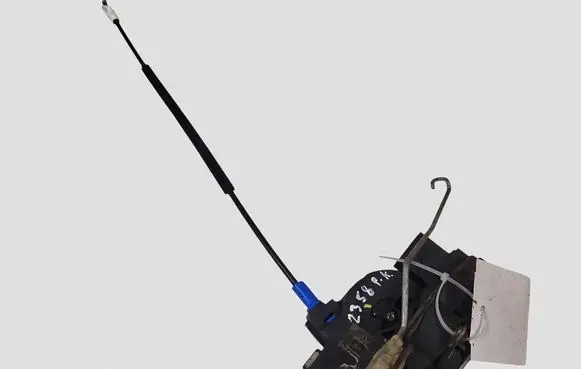 Opel Astra J Front door lock