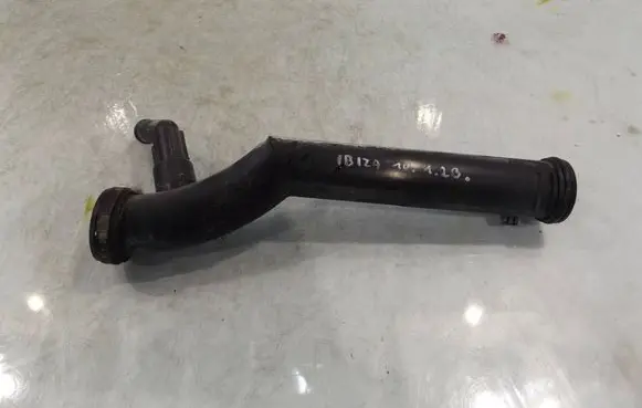 Engine coolant pipe/hose