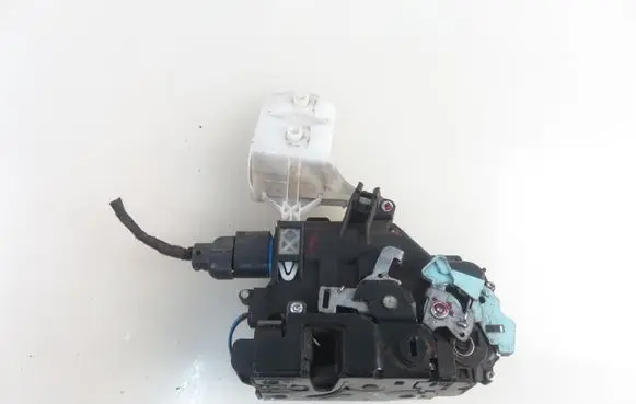 Volkswagen Touran I Rear door lock 7L0839016H