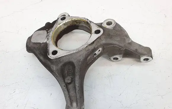 Chevrolet Volt II Front wheel hub spindle knuckle 39030299