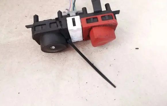 Renault Scenic II - Grand scenic II Hazard light switch 8200407415 8200095493
