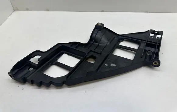 Headlight/headlamp mounting bracket