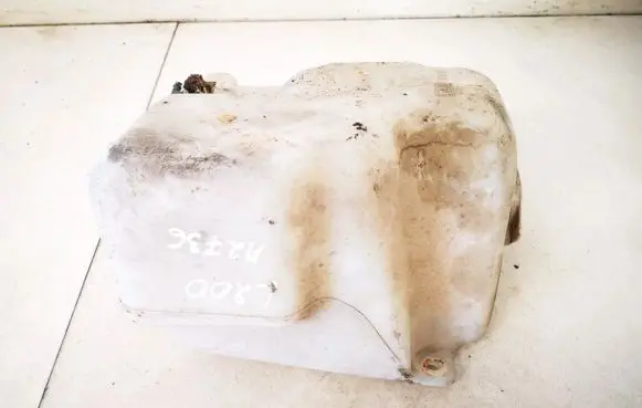 Mitsubishi L200 Windshield washer fluid reservoir/tank