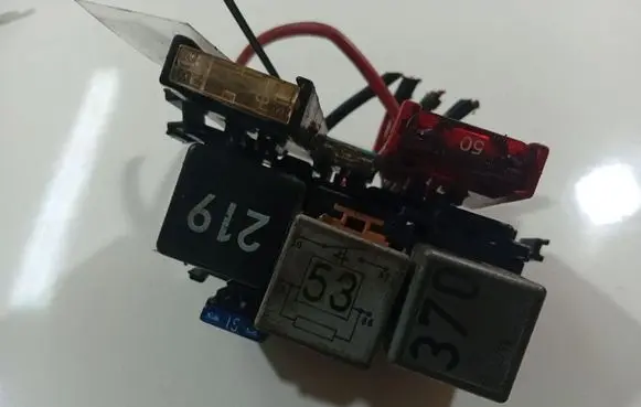 Volkswagen PASSAT B5 Fuse box set 