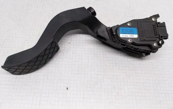 Audi A6 S6 C5 4B Accelerator throttle pedal 8D1723523G 6PV00777006