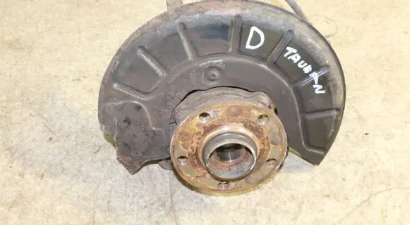 Volkswagen Touran II Front wheel hub
