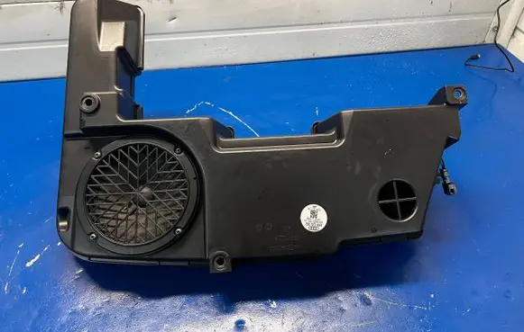 Audi A4 S4 B8 8K Subwoofer speaker 8K9035382