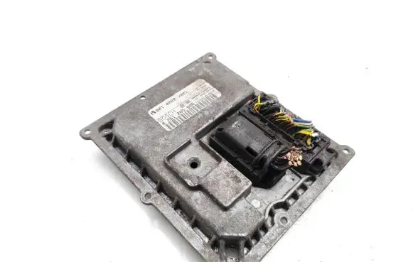 Smart ForTwo I Engine control unit/module 0261205006