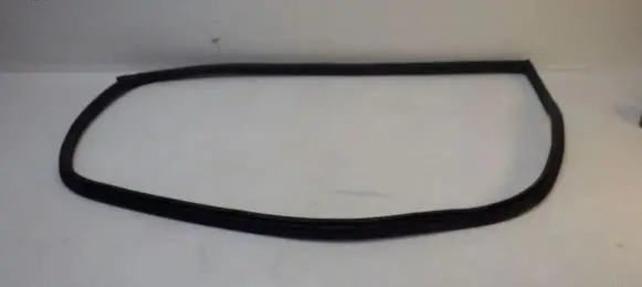 Peugeot RCZ Front door rubber seal YM18500080