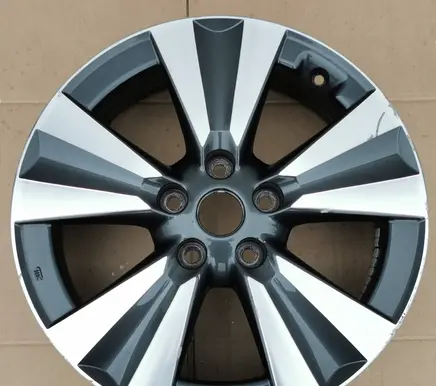 Nissan Pulsar R17 alloy rim 8P468NA3A