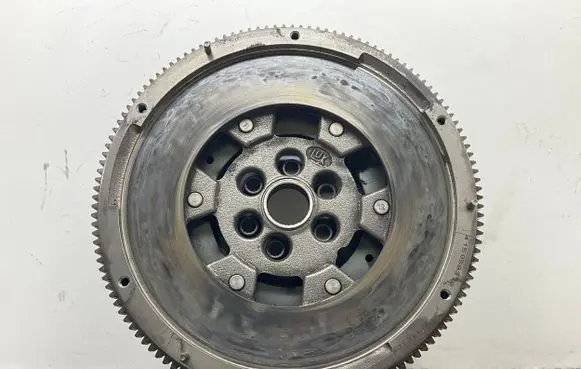 Audi Q3 8U Flywheel 415058310 LUK