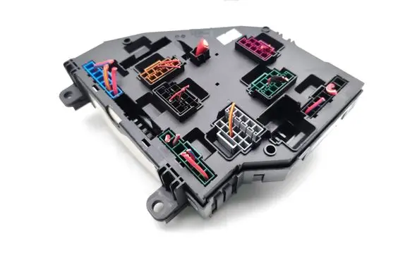 BMW X3 E83 Fuse module 1670499 016704991