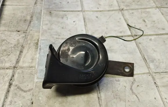 Nissan Almera Tino Horn signal 011157 703881157