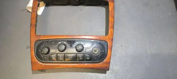 Mercedes-Benz C W203 Climate control unit 2038300285