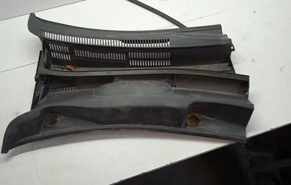 Toyota Prius (XW20) Wiper trim 5570947070