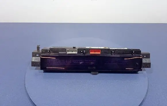 Speedometer (instrument cluster)
