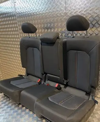 Audi Q3 F3 Rear seat 