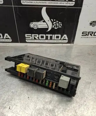 Mercedes-Benz C W203 Fuse module 2035451801 5DK00848640