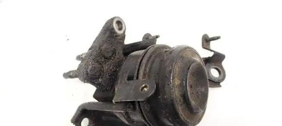 Toyota Avensis T250 Engine mount bracket